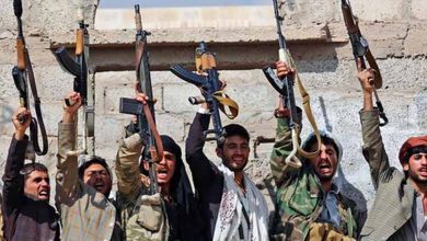 Yemeni army: The Houthi militia commit 65 truce violations on several fronts