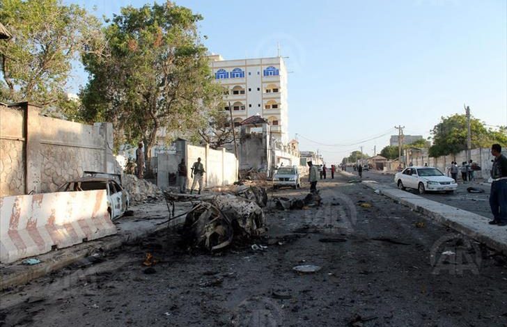 Deaths and injuries in a terrorist bombing west of Mogadishu