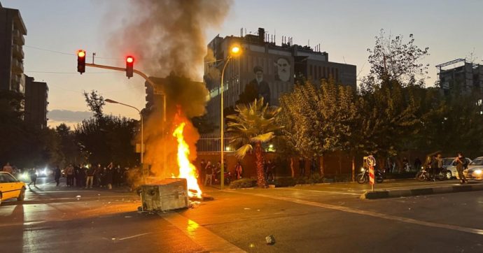 Protests in Iran: Despite the dead, Iranians continue the struggle, Iran recognizes the shooting