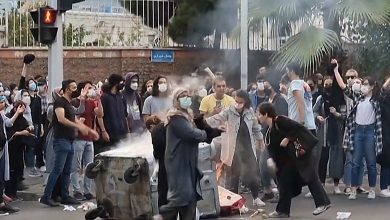 In an attempt to control the protests... Iran blackmails the international community and arrests foreigners