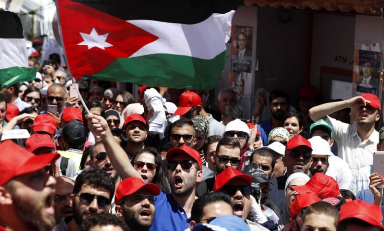 Protests in Jordan get out of control after security officer killed