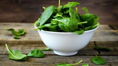 Spinach poisoning causes hallucinations, illnesses after chemical contamination