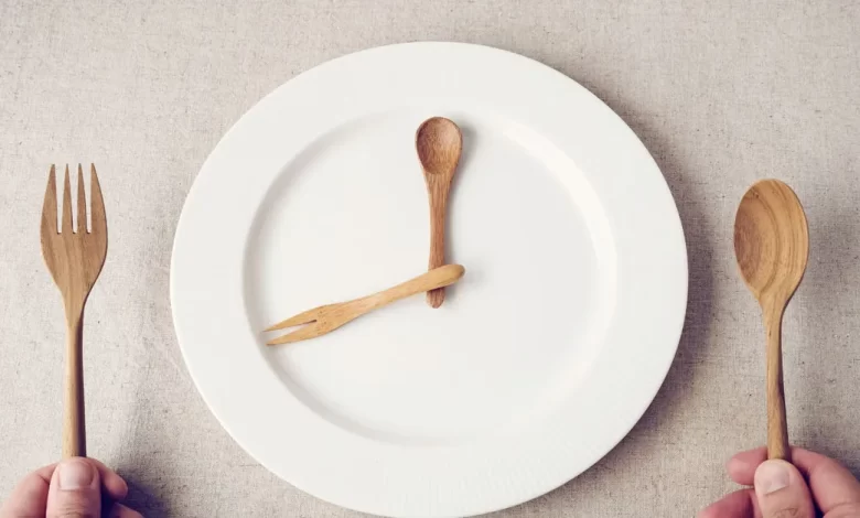 8 Health Benefits of Fasting, Backed by Science