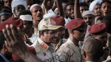 Internal and external movements to contain the crisis between the Sudanese military forces