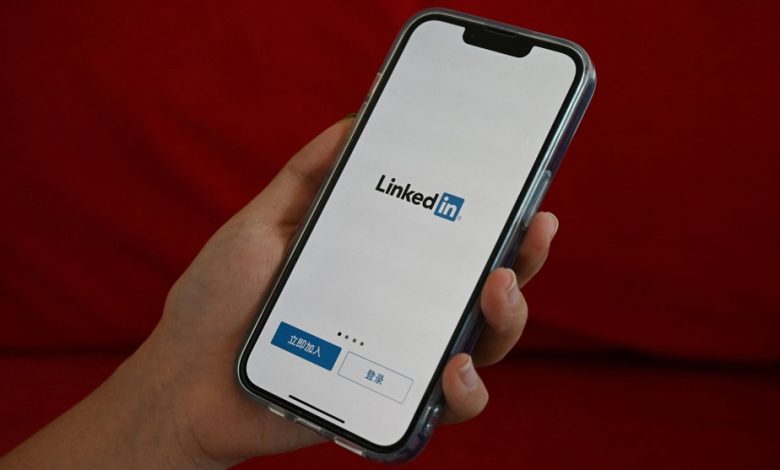 LinkedIn closes its app in China