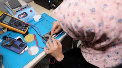 To Protect Privacy- Palestinian Woman Masters Mobile Phone Repair