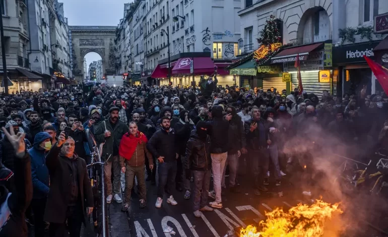 What are the scenarios for the situation in France and the continuation of protests?