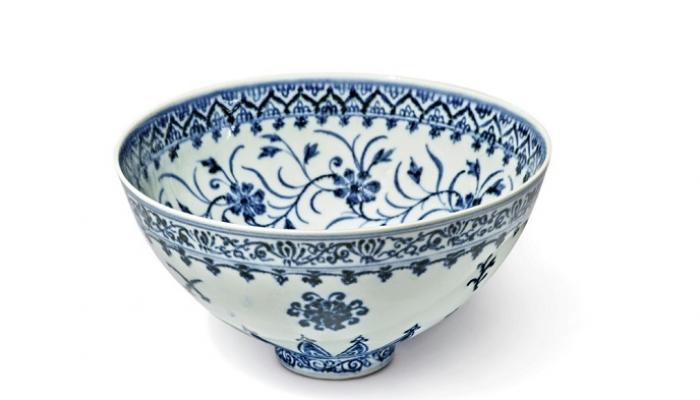 Legendary Auction... Chinese Porcelain Bowl Sold for a Thousand Times Its Price