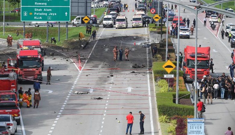 Malaysia- At least ten dead after plane crash on the highway