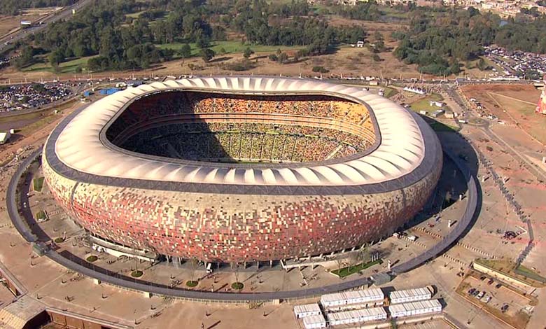 By mistake, a "stray" missile penetrates a football field in an African country