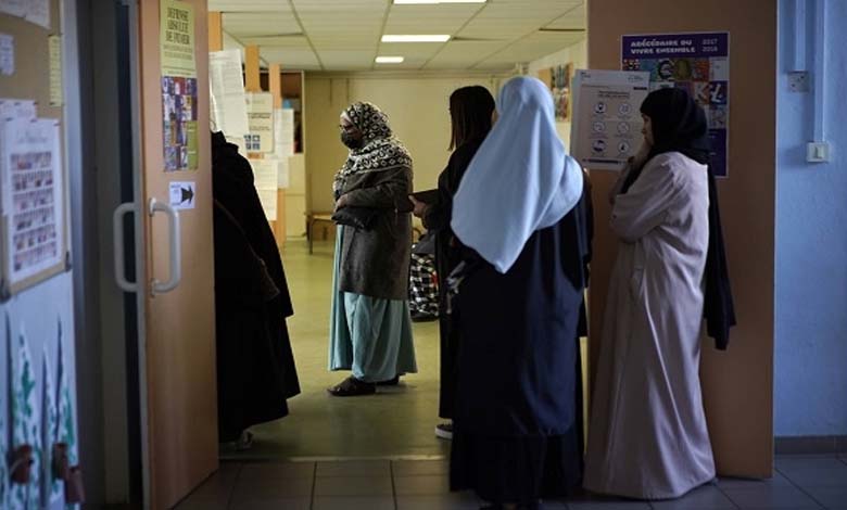 France sparks controversy among Arabs after refusing entry to hundreds of girls to schools due to the Abaya