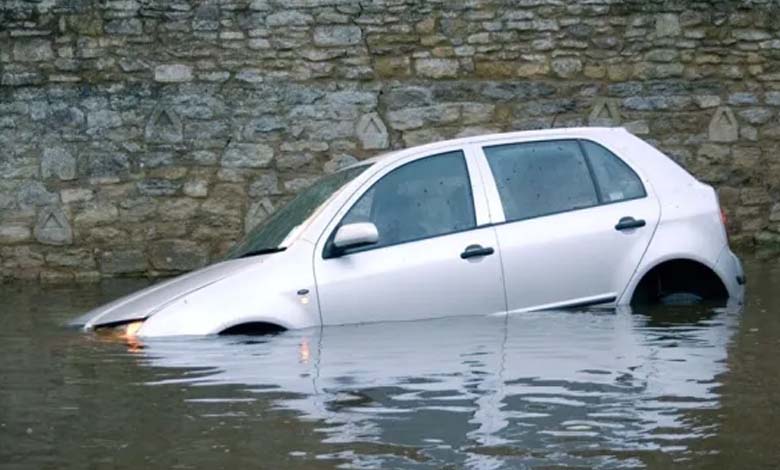 5 bodies inside a car in the sea in Japan... What happened? 