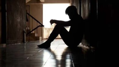 Due to "gynophobia," a man isolates himself for half a century