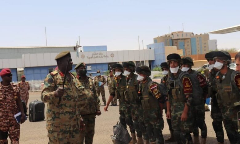 How do supporters of Omar al-Bashir participate in the Sudanese army? 