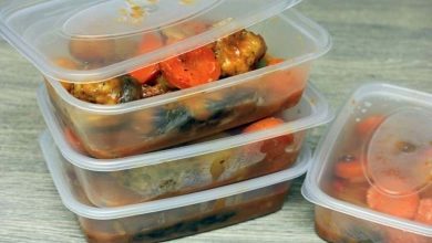 How to preserve cooked food during travel and protect it from spoilage