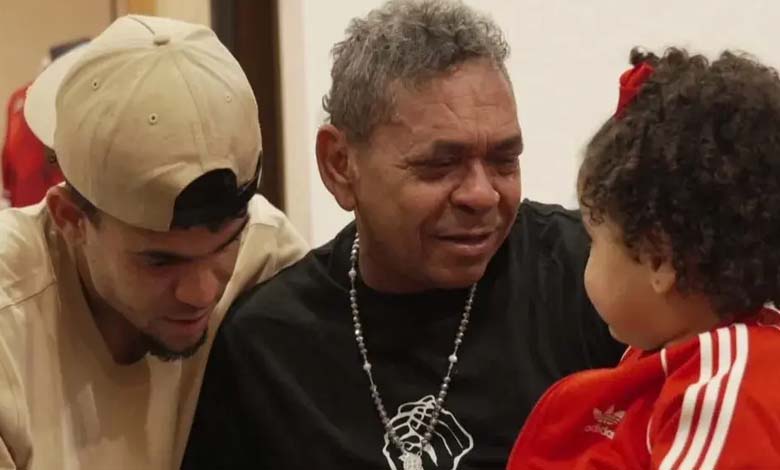 After being kidnapped for 12 days, Luis Diaz meets his father for the first time