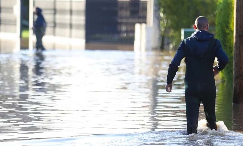 Floods threaten 192,000 people and close 74 schools in France