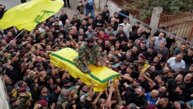 Hezbollah hesitates to open a second front amid internal and external pressures