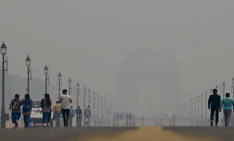 Toxic smog causes panic in India, schools closed 
