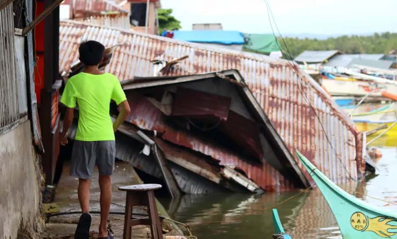 2000 aftershocks hit the Philippines... Casualties, damaged homes, and destroyed bridges (photos) 
