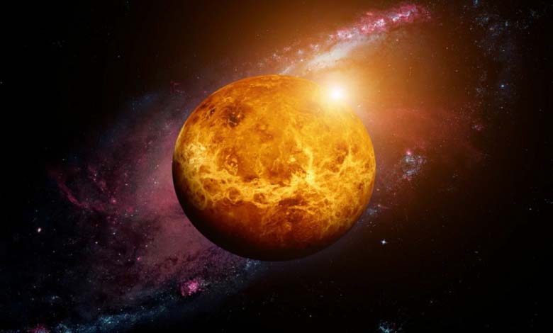 Discovery of a "Hot" planet that welcomes a new year every 22 days 