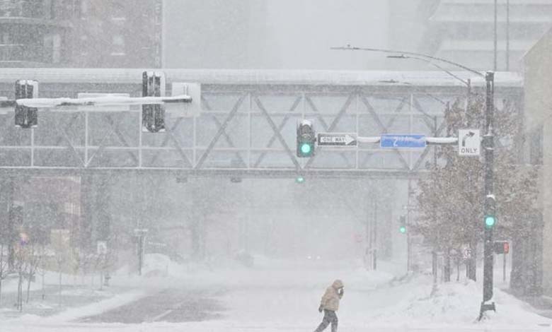 Snowstorm Paralyzes Life in America, Power Outages Affect Hundreds of Thousands  