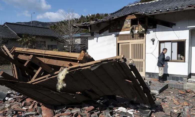 Terrifying earthquake hits Japan with 5-meter tsunami waves 