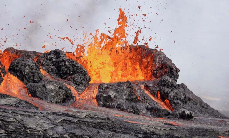 Three volcanoes erupt in 24 hours... Lands of three countries boil 