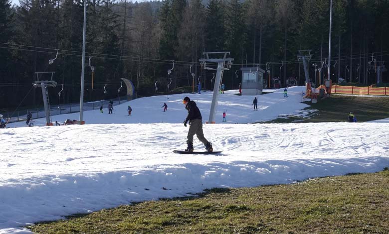 Closure of Famous Ski Resorts in Switzerland... Heat Melts the Snow