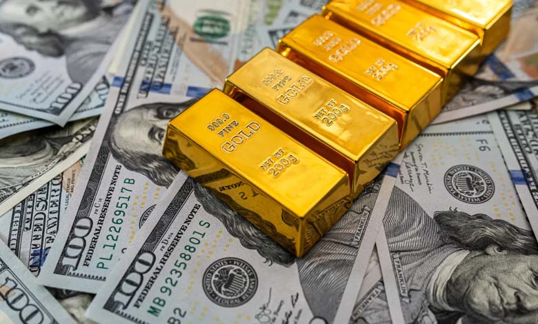 Gold rises amid Dollar decline and focus on US inflation