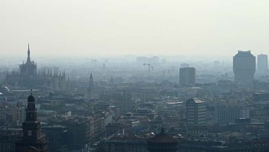 Fog Smoke Chokes Milan (Photos)