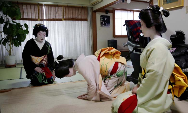 Tourists Banned from Entering Famous Japanese District Due to "Geisha Girls"