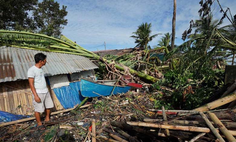 Tropical Storm "Ewinia" Leaves 7 Dead in the Philippines