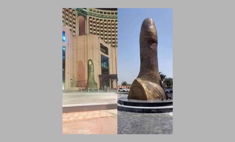 Wide Calls for Removing "Thumbs-Up" Sculpture from Baghdad (Photos)