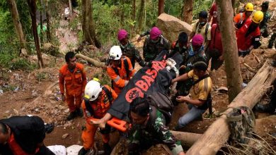 Indonesia: Search for Missing Resumes After Gold Mine Collapse