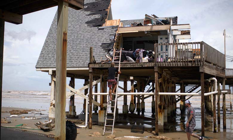 New York: Storm topples bomber and rips roof off ancient church