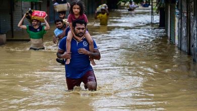 Floodwaters Recede in Bangladesh... Hundreds of Thousands in Shelters