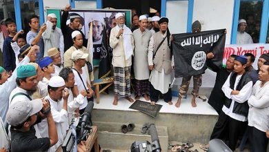 It seeks to establish a caliphate... What do you know about the Islamic group in Indonesia?