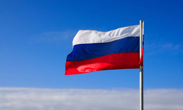 What do the colors of the Russian flag symbolize?