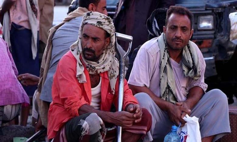 Due to the Stubbornness and Poor Management of the Muslim Brotherhood... The Sanitation Workers' Crisis in Taiz Worsens