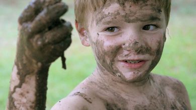 How Playing in the Mud Boosts a Child's Immune System