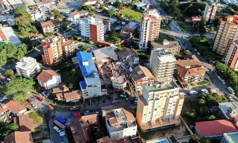 Incident in Argentina: One Casualty and Several Missing After Hotel Collapse