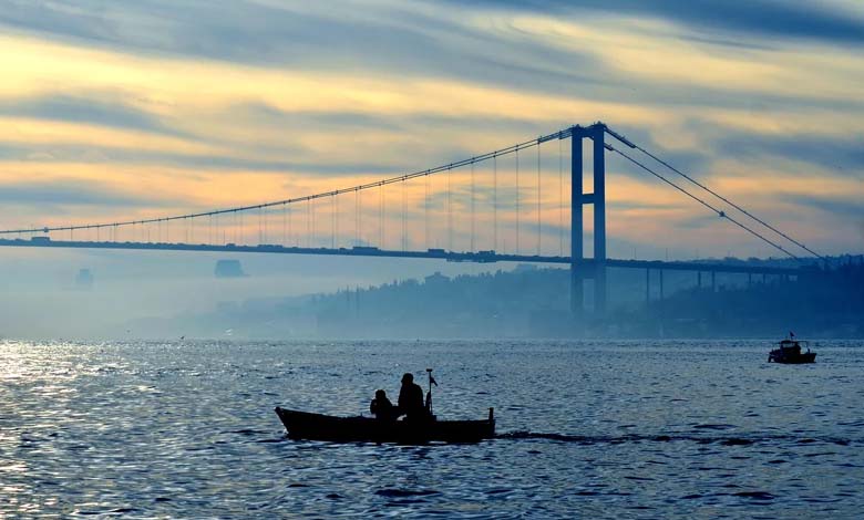 Turkey: Fog Suspends Ship Traffic in the Bosphorus Strait