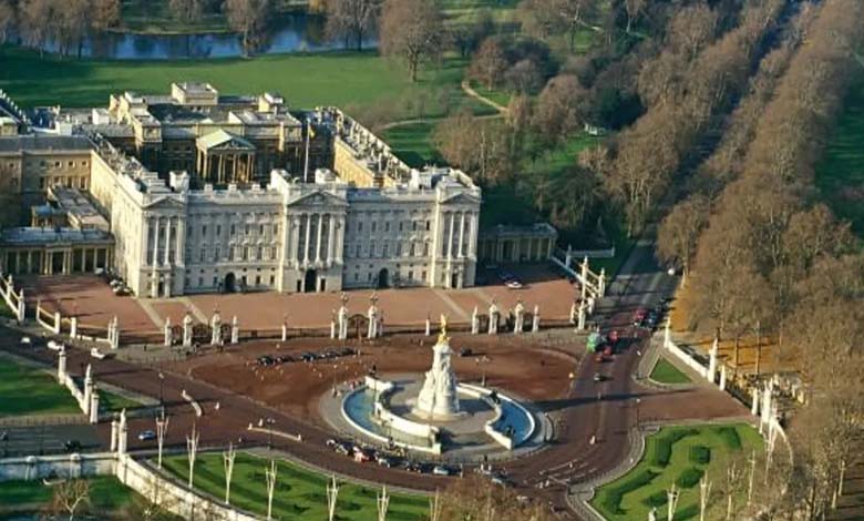 UK: Five activists sentenced to prison for vandalizing Buckingham Palace fountain