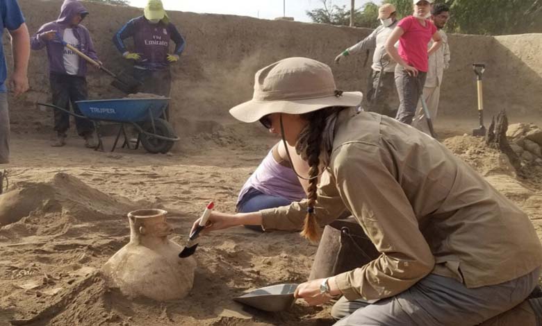 Archaeologists Find 6,000-Year-Old Ceramic Fragment