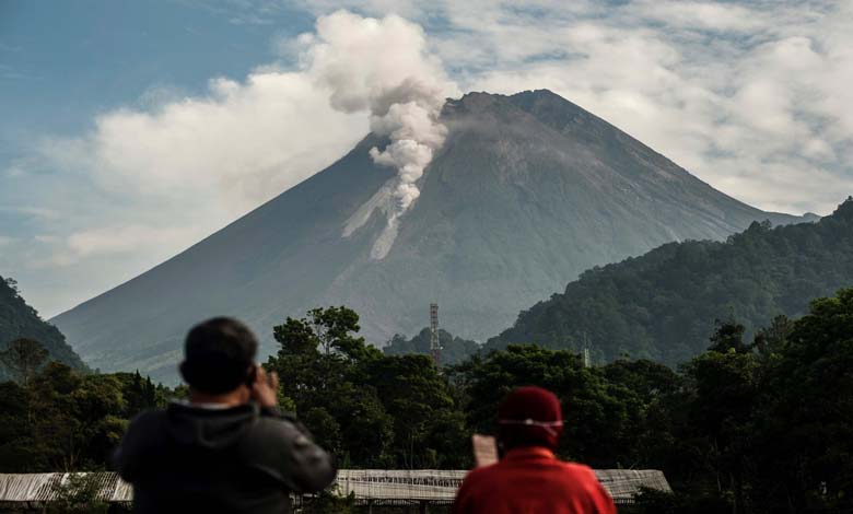 Indonesia Expands No-Entry Zone amid Renewed Eruption of Lewotobi Volcano