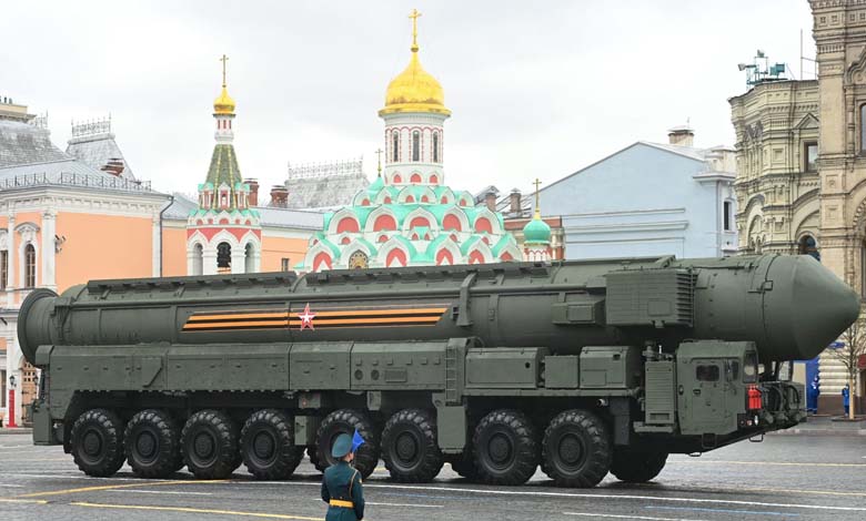 Intercontinental Missile Warfare: Russia Launches a Ballistic Missile at Ukraine