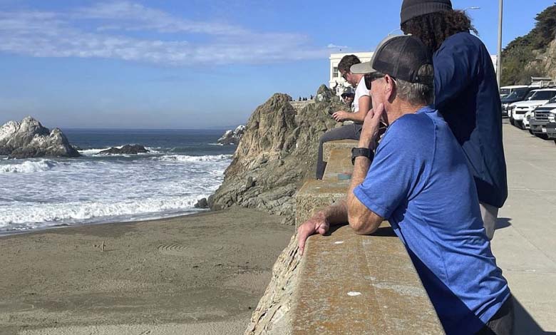 Strong Earthquake Strikes California Coast, Authorities Warn of "Tsunami"