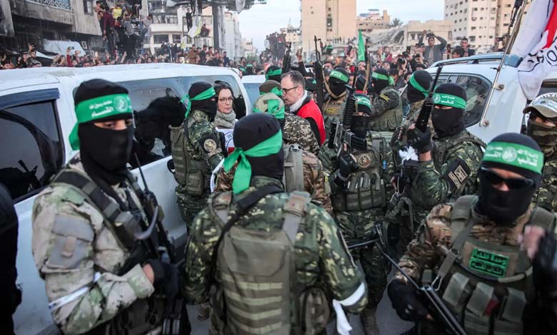 After the "Bracelet Messages"... Israel Provokes "Hamas" with "Prisoner T-shirts"