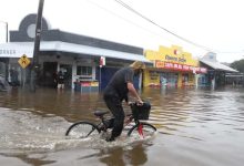 One Dead and Thousands Evacuated as Floods Sweep Through Northern Australia